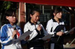 開學(xué)典禮有創(chuàng)意，教師學(xué)生唱主角