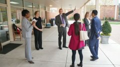 考察美國(guó)教育，實(shí)現(xiàn)中西并融