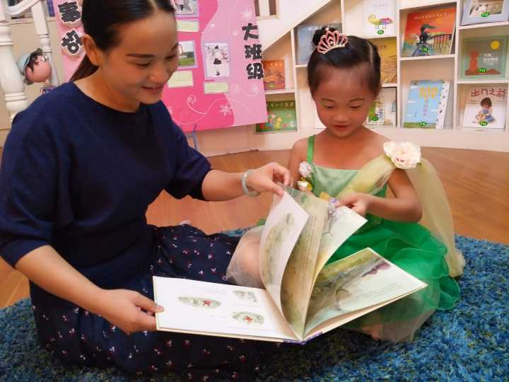 書(shū)香校園，閱讀幸?？鞓?lè) ——公明第二幼兒園閱讀月系列活動(dòng)報(bào)道