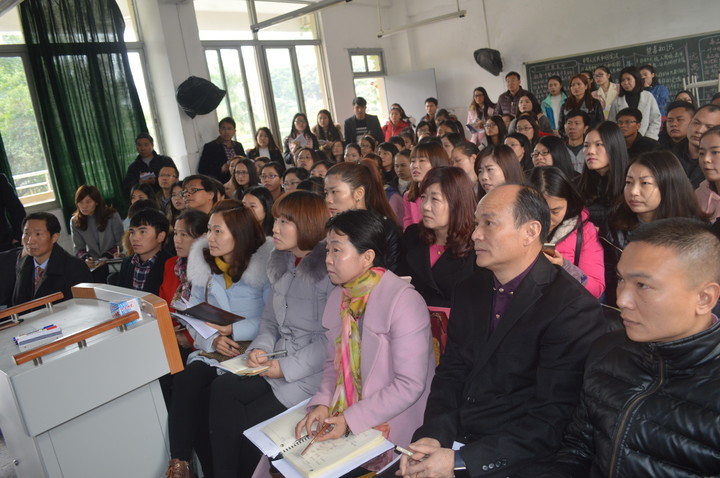 電子白板 讓教學更靈活——標尚學校開展希沃交互式智能觸控一體機應(yīng)用培訓