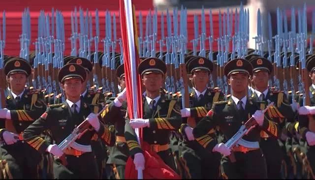 燃爆了！主席沙場(chǎng)點(diǎn)兵，這些事兒一定講給孩子聽(tīng)！