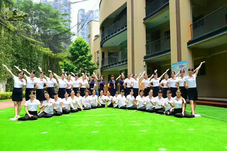 “春暉遍四方，師恩日月長“——溪山幼兒園慶祝教師節(jié)活動(dòng)