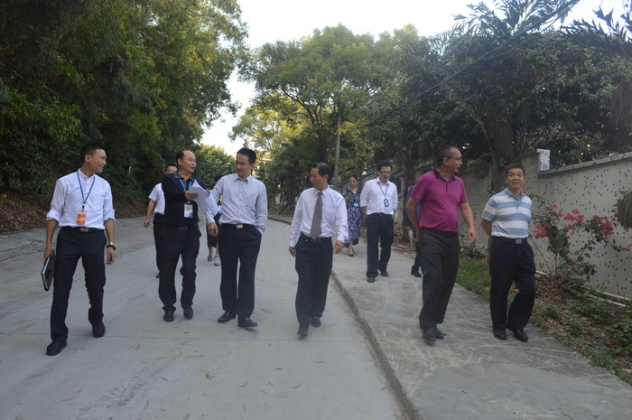 燕羅街道領(lǐng)導到標尚調(diào)研學校用電情況