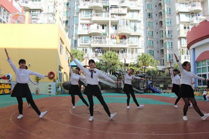 教師運(yùn)動(dòng)會(huì)，老師也“瘋狂”