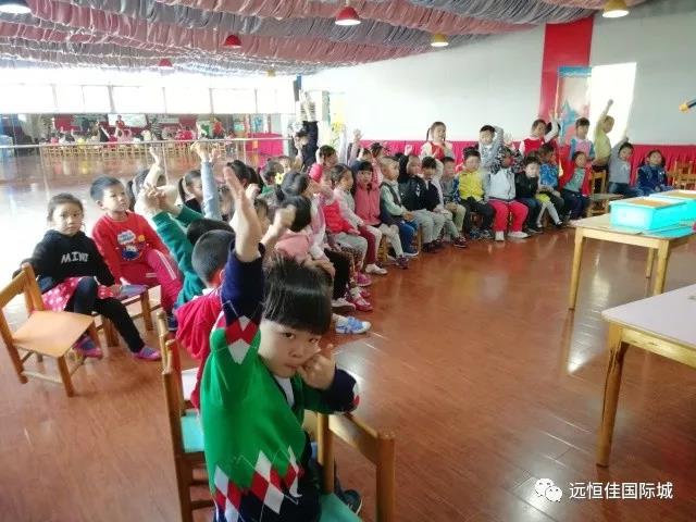 媽咪，這是我玩過(guò)最好玩的沙子……