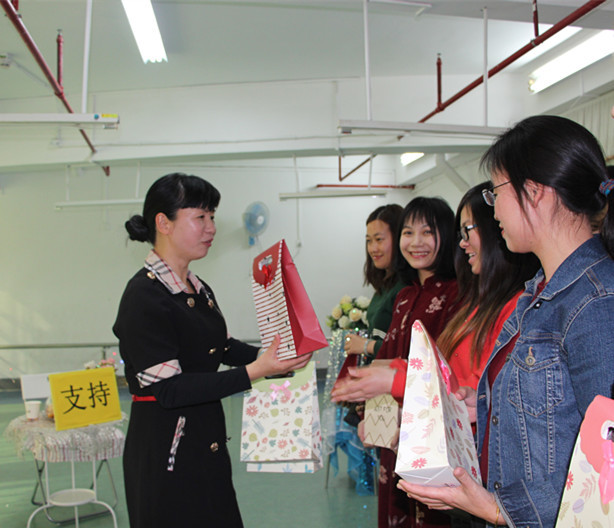 家園合力，共創(chuàng)佳績-----花園幼兒園家委會(huì)活動(dòng)報(bào)道