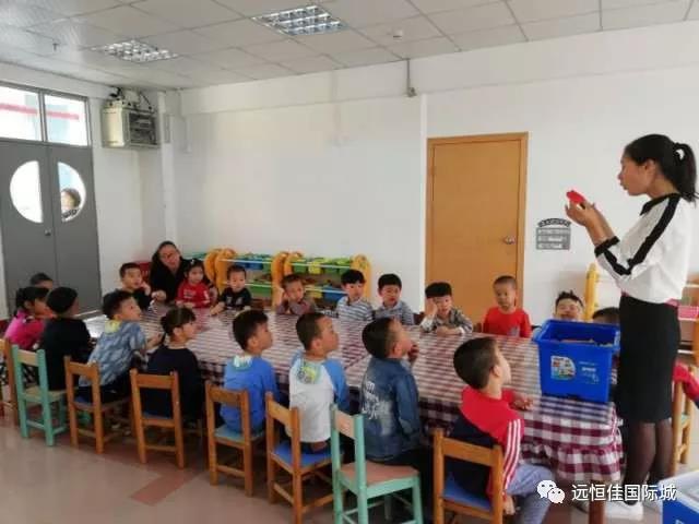 遠(yuǎn)恒佳國際教育城專業(yè)師資入駐各幼兒園——樂高、沙畫興趣班正式開課啦！