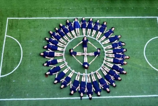 《感恩師愛》——碧水龍庭幼兒園教師節(jié)慶祝活動