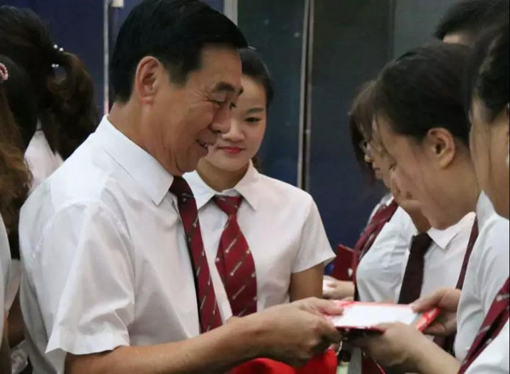 人勤效率高，和衷氣象新，龍華中英文實(shí)驗(yàn)學(xué)校新學(xué)期開學(xué)井然有序