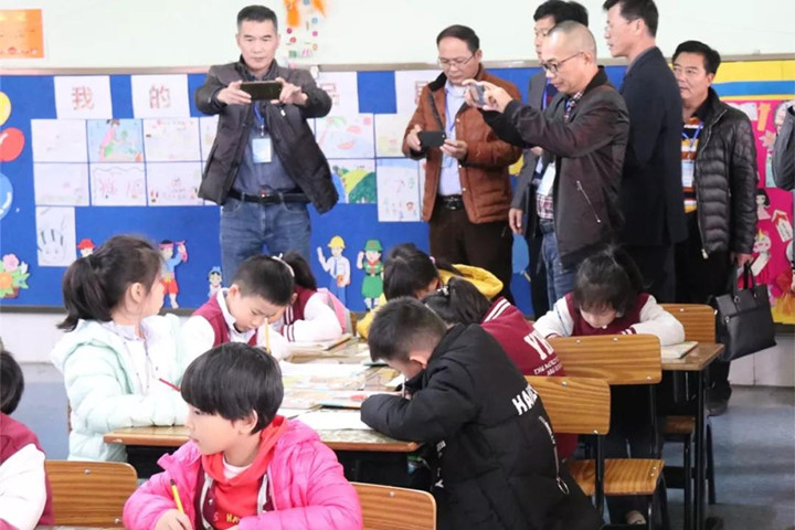 湛江遂溪小學(xué)校長督學(xué)高級研修班考察團來?？疾鞂W(xué)習(xí)