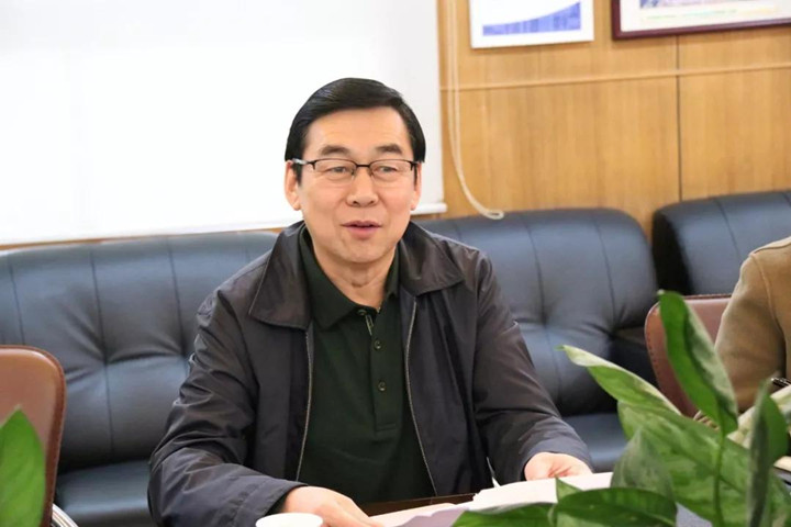 龍華中英文實(shí)驗(yàn)校在區(qū)教育局、區(qū)人民政府教育督導(dǎo)室開學(xué)專項(xiàng)督導(dǎo)檢查中獲佳評