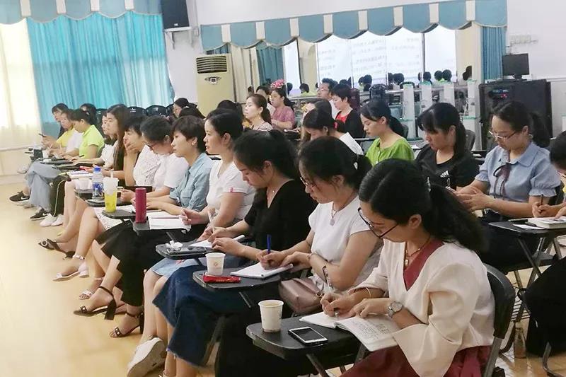 聚焦課程建設(shè)，提高品質(zhì)發(fā)展