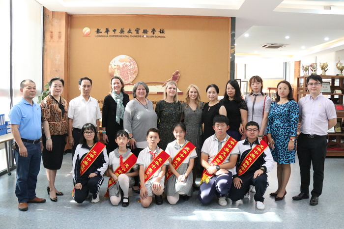 接待美國精英高中來訪，拓寬中西文化交流之路