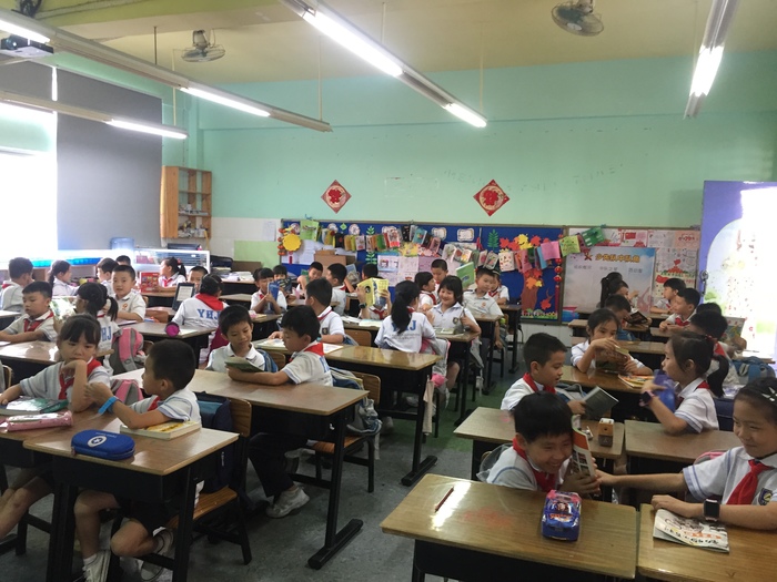 “多學(xué)多看多動(dòng)手，科學(xué)世界任我游”——記小學(xué)部科技節(jié)系列活動(dòng)