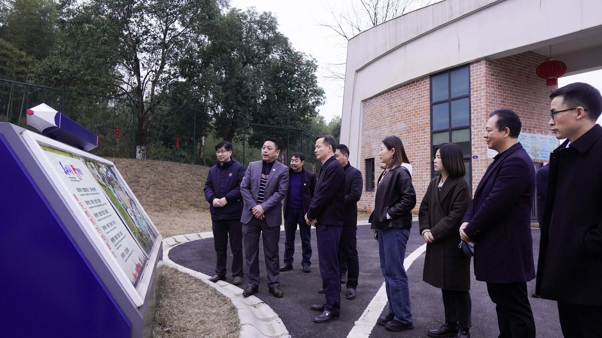 湖南省駐京辦領(lǐng)導(dǎo)調(diào)研郴州市遠(yuǎn)恒佳學(xué)校、遠(yuǎn)恒佳教育公園