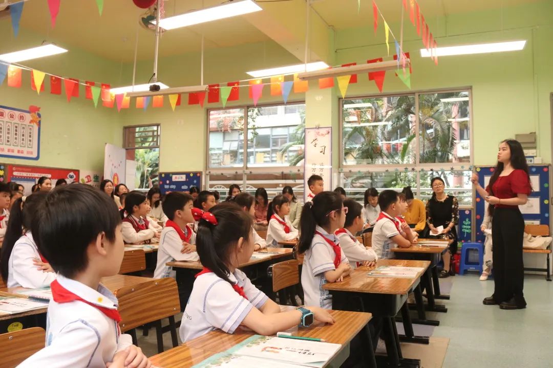 以漢字之涵養(yǎng)，育學(xué)子之美德——記民治中學(xué)教育集團(tuán)民順小學(xué)與龍華中英文實(shí)驗(yàn)學(xué)?！皾h字德育”交流活動(dòng)