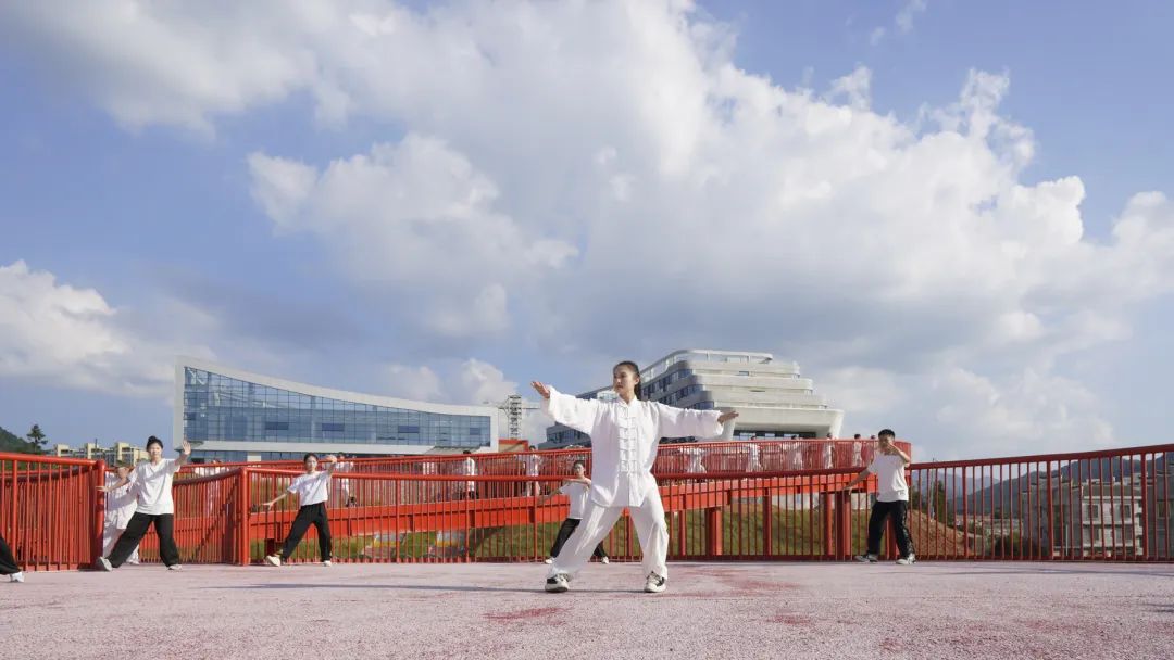 遠(yuǎn)恒佳夏令營即將開營，特邀太極世界冠軍冉千鑫見面交流