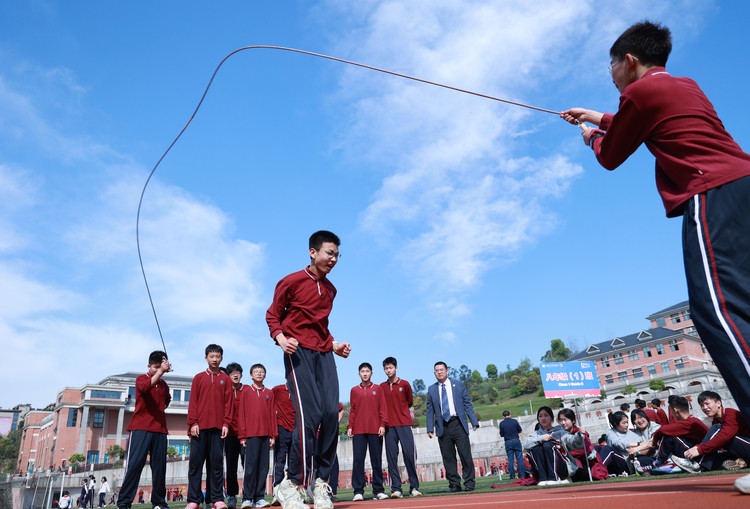 青春飛揚(yáng)，當(dāng)“燃”不讓——重慶市遠(yuǎn)恒佳學(xué)校2024年春第二屆趣味運(yùn)動(dòng)會(huì)精彩回顧